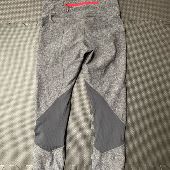 Lululemon crops - Picture 6 of 6